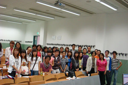 普通二本学校的金融学考本专业的研究生,哪个