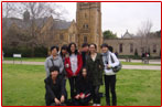 和悉尼大学的同学们在一起