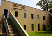 莫纳什大学